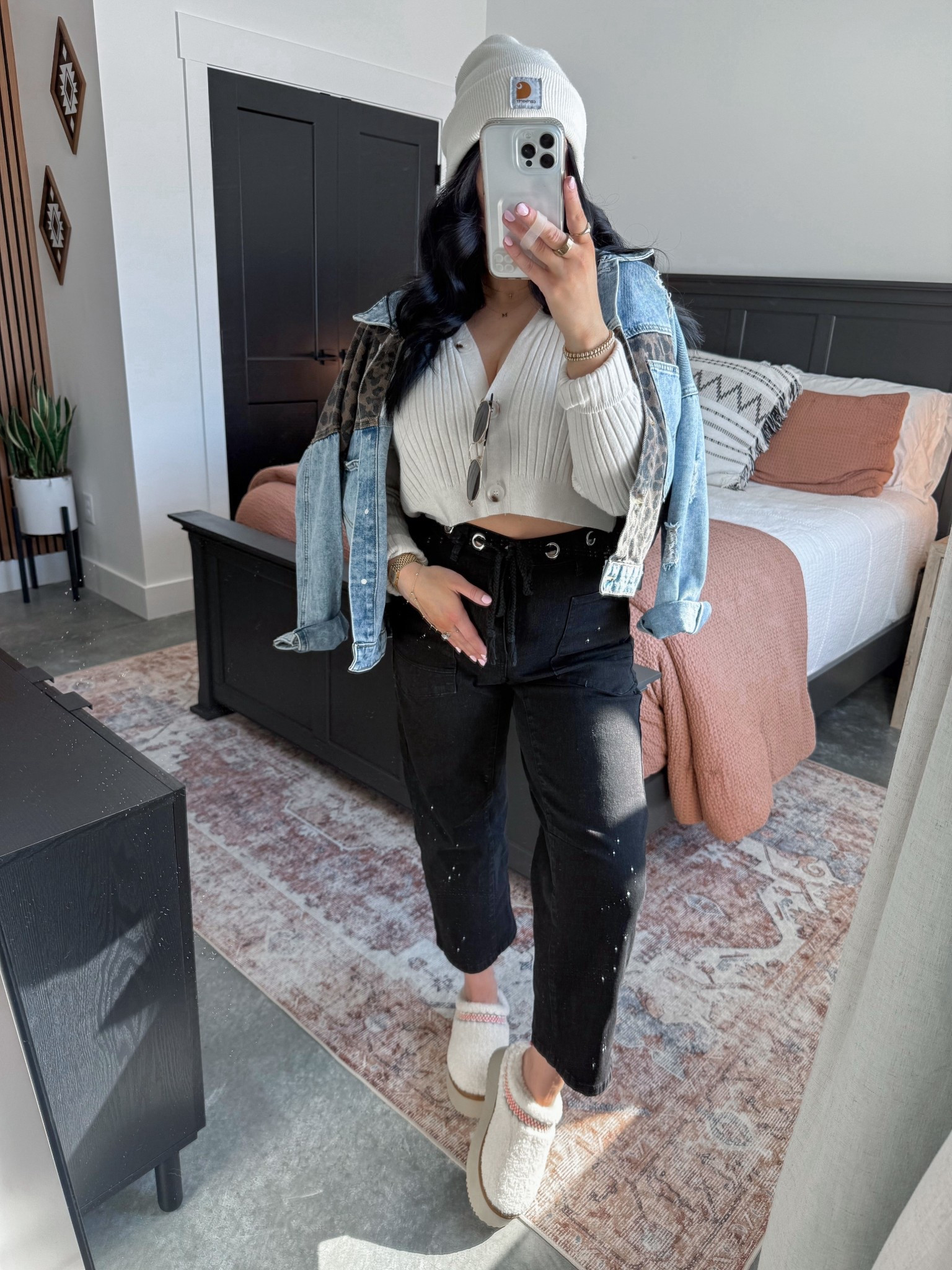 Comfy Cute Bump Friendly OOTD 🖤🐆

Cardigan - medium (apricot white)
Denim Jacket - sized up to a large (I wanted an oversized fit)
Jeans - 2 (they have great stretch)

I love a simple look like this for everyday 👏🏼 These barrel style jeans do have good stretch, so they are currently working with my bump! I styled them with this ribbed cardigan, this denim and leopard combo jacket (its a softer denim with a lived in feel to it!), and finished the look with some comfy sherpa platform slip ons! 



#LTKPetite #LTKBump #LTKootd