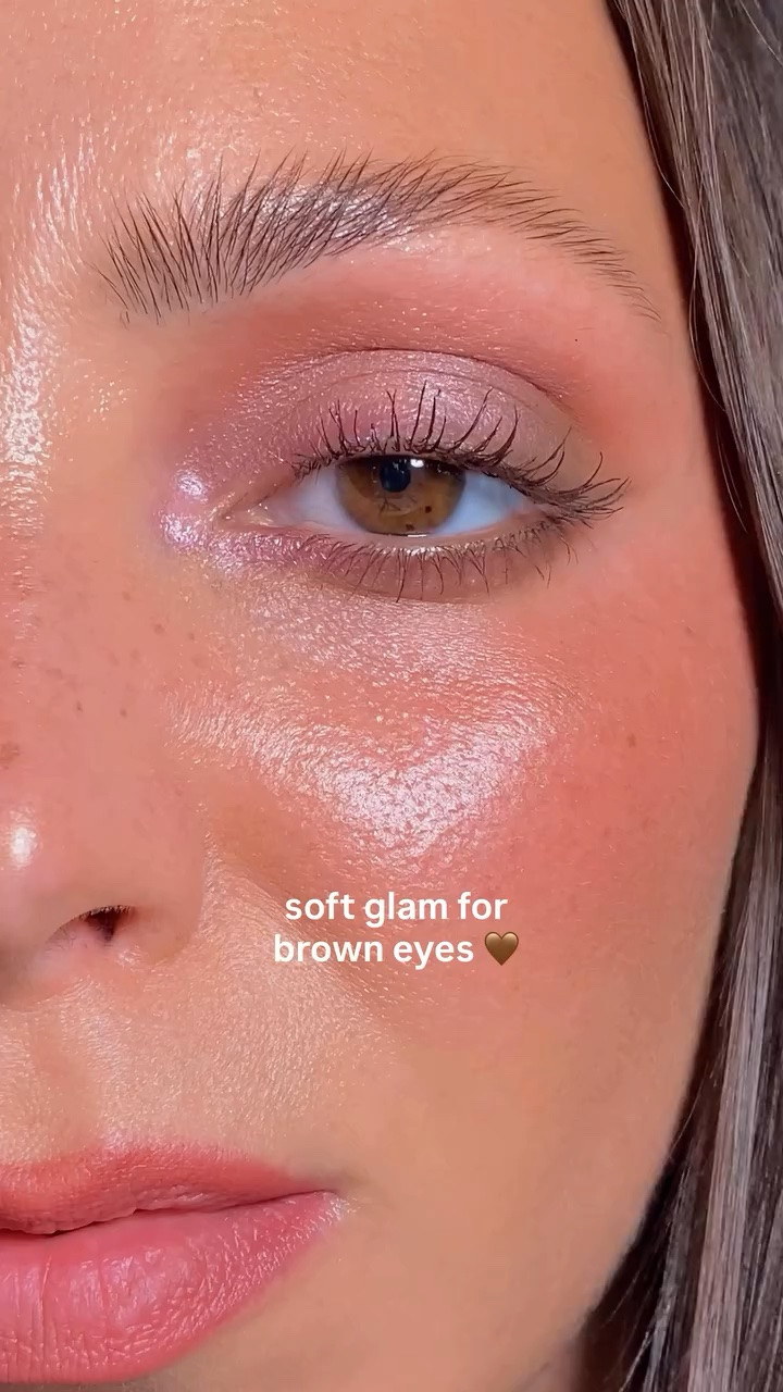 easy soft glam eye look to compliment brown eyes 🤎 comment “shop” for the links xx

want to shoutout these liquid eyeshadows from Lancôme because the formula is perfection and I haven’t seen anyone talk about them!! they’re so easy to work with and the color options they have are beautiful. truly a formula that anyone can use with ease 🤌🏼✨ 

#eyemakeuptutorial #softglam #purplemakeup