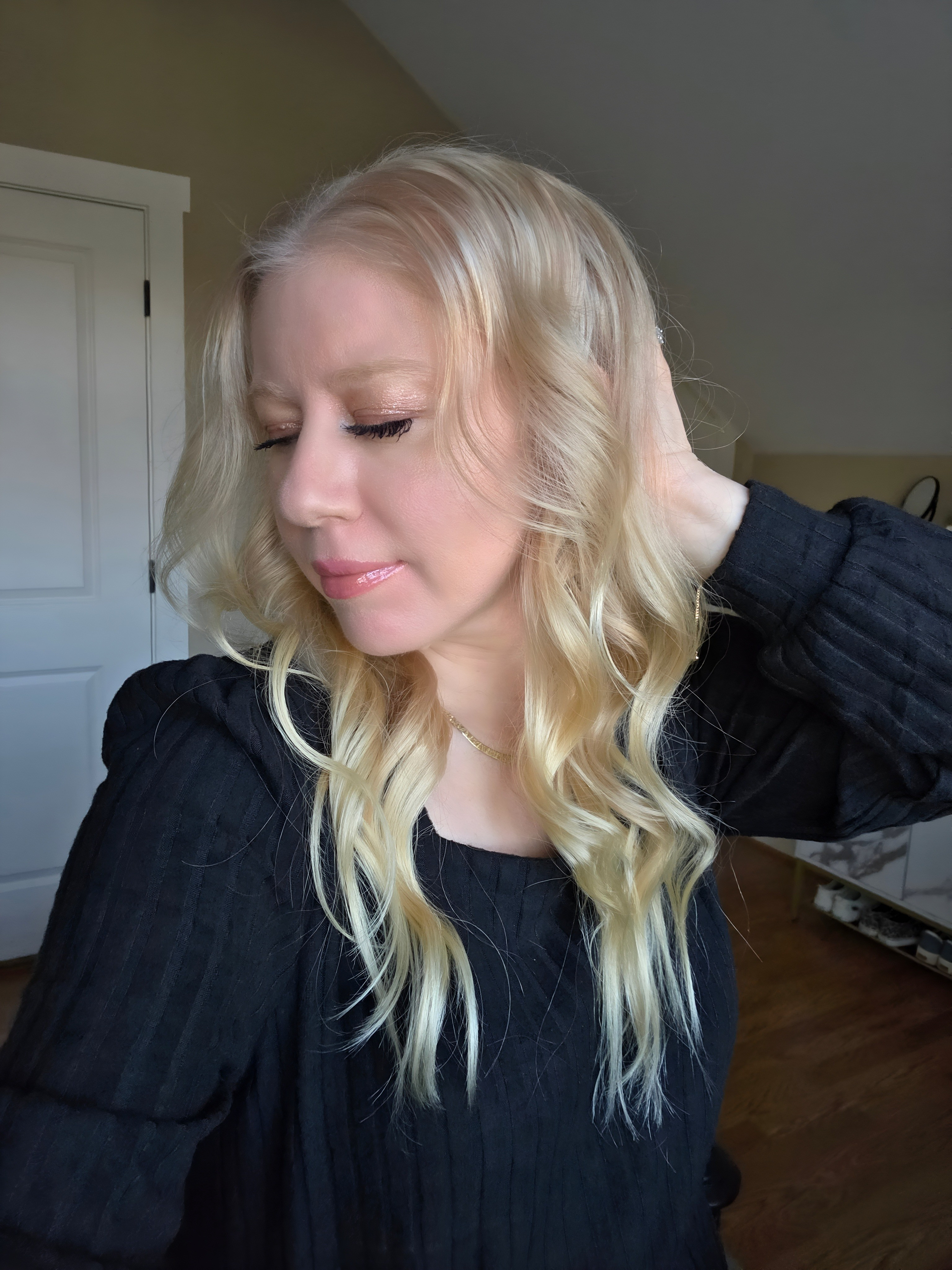 My favorite curling iron would make a great gift! Grab it now!! 💁🏼‍♀️

#LTKGiftGuide #LTKBeauty #LTKFindsUnder100