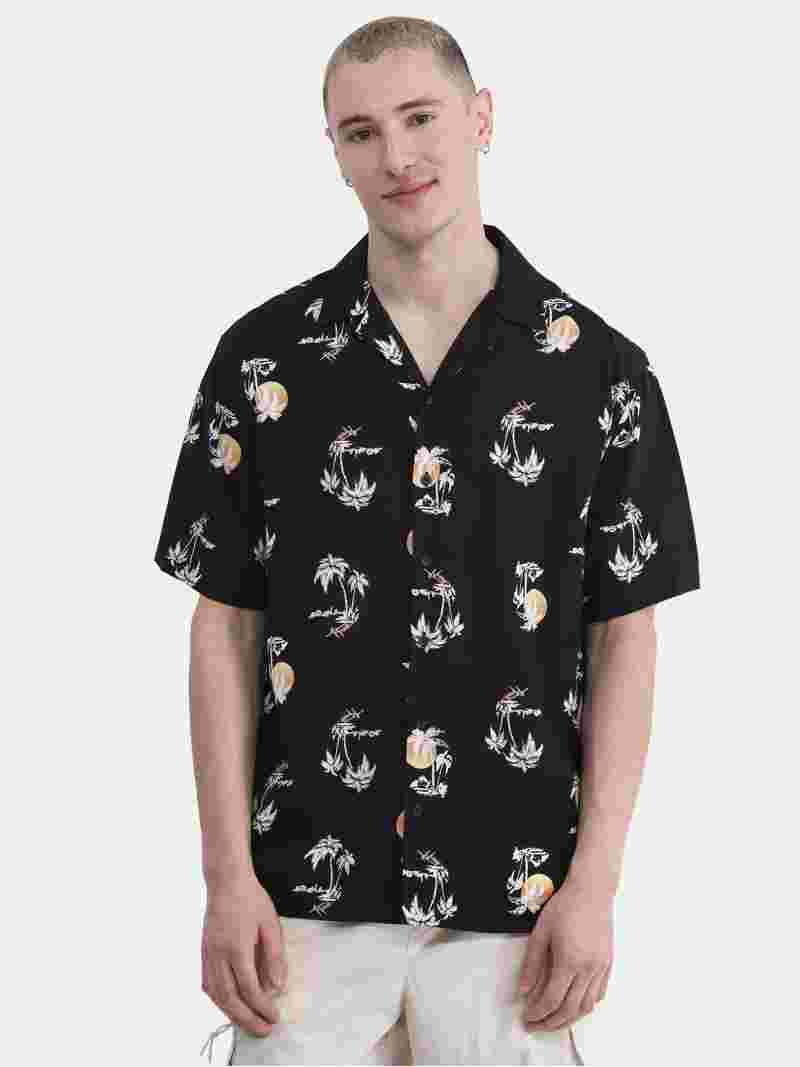 No Boundaries Printed Rayon Button Up Resort Shirt with Short Sleeves, Men's & Big Men's - Walmar... | Walmart (US)