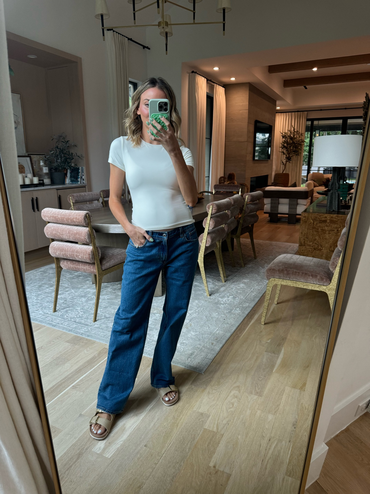 Use code AFDANI for additional 15% off Abercrombie this weekend! 

Jeans: 
Size 26
Color dark marble 

#Abercrombie 