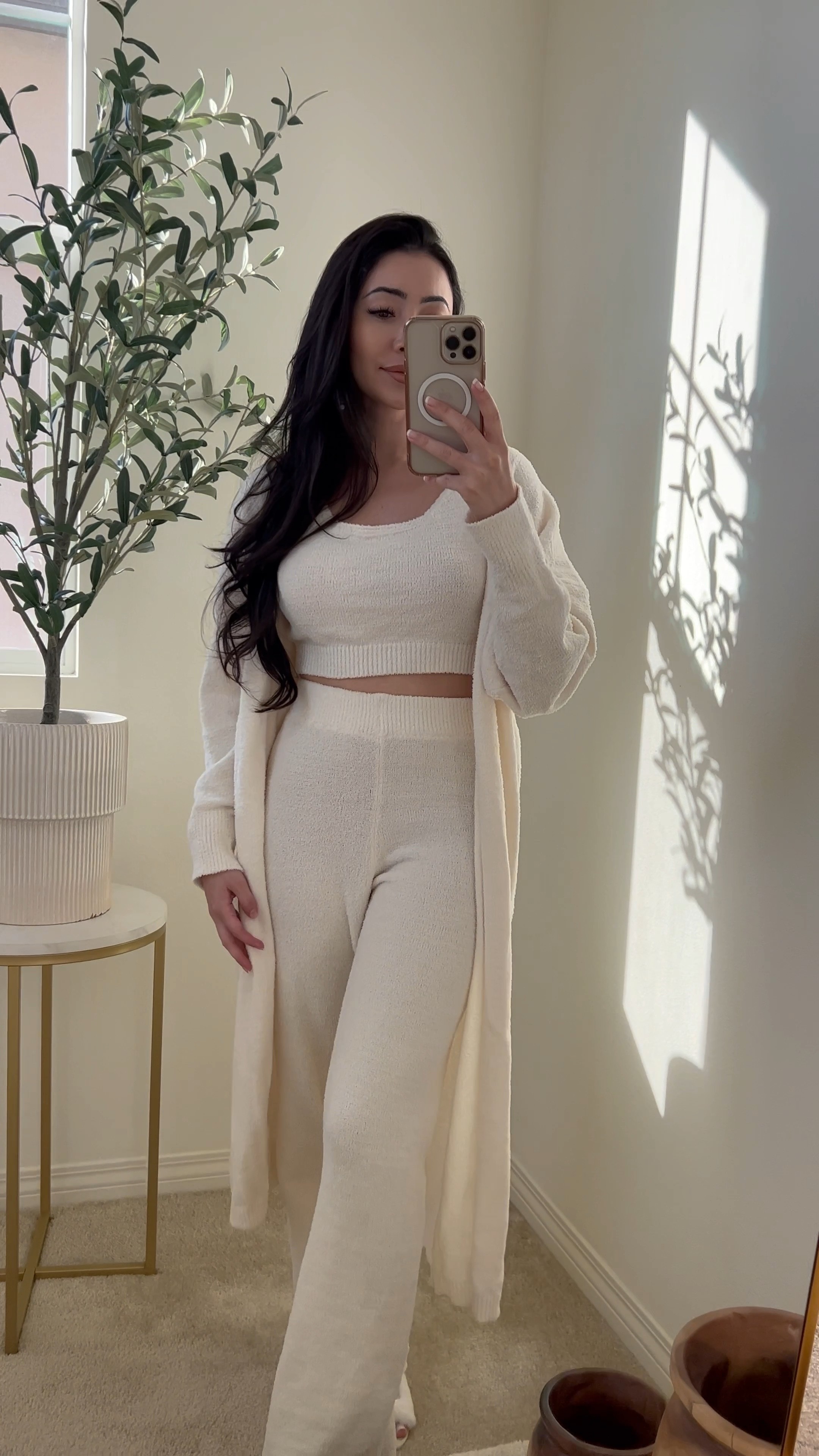 AMAZON FUZZY PAJAMA SET!

I found this Skims fuzzy Pj set dupe on Amazon! The quality is so good and it feels SO SOFT!

It’s a 3 piece fuzzy loungewear outfit with an open front cardigan.

I ordered a size small🤍

#LTKSeasonal #LTKunder50 #LTKHoliday