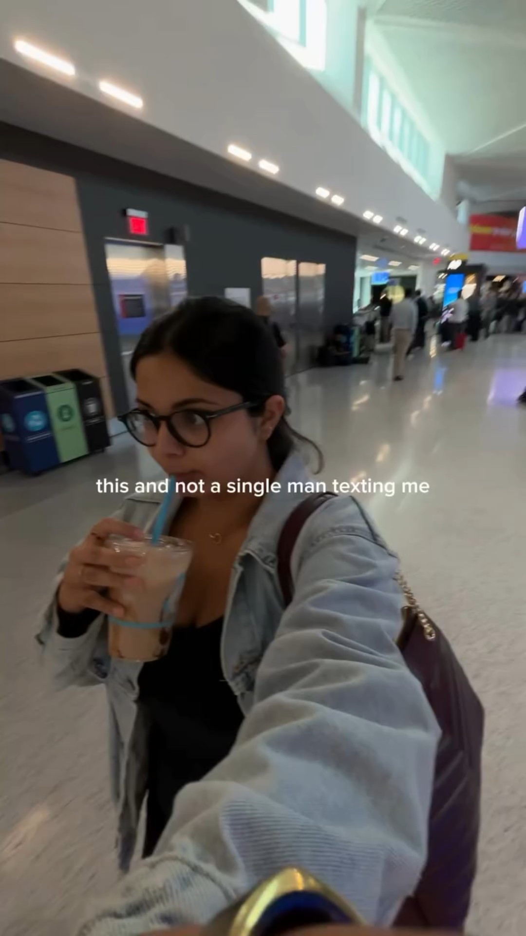 what’s that saying about catching flights and not feelings…. yeah that #flying #single #nyc #boston #nj #airport #dating #twenties

#LTKFindsUnder50 #LTKBeauty #LTKTravel