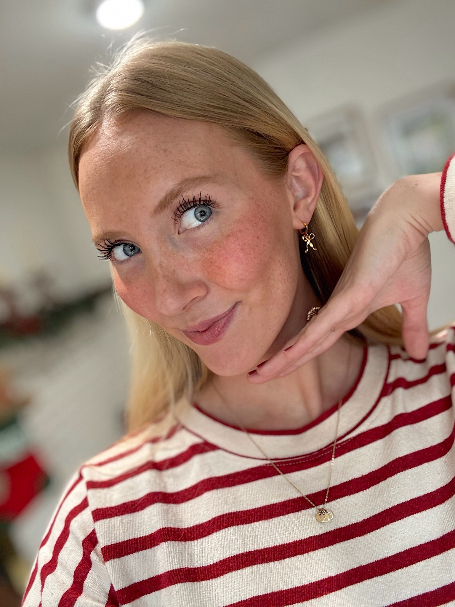 THE CUTEST GOLD BOW EARINGS 🤭✨

#LTKStyleTip #LTKHoliday #LTKGiftGuide