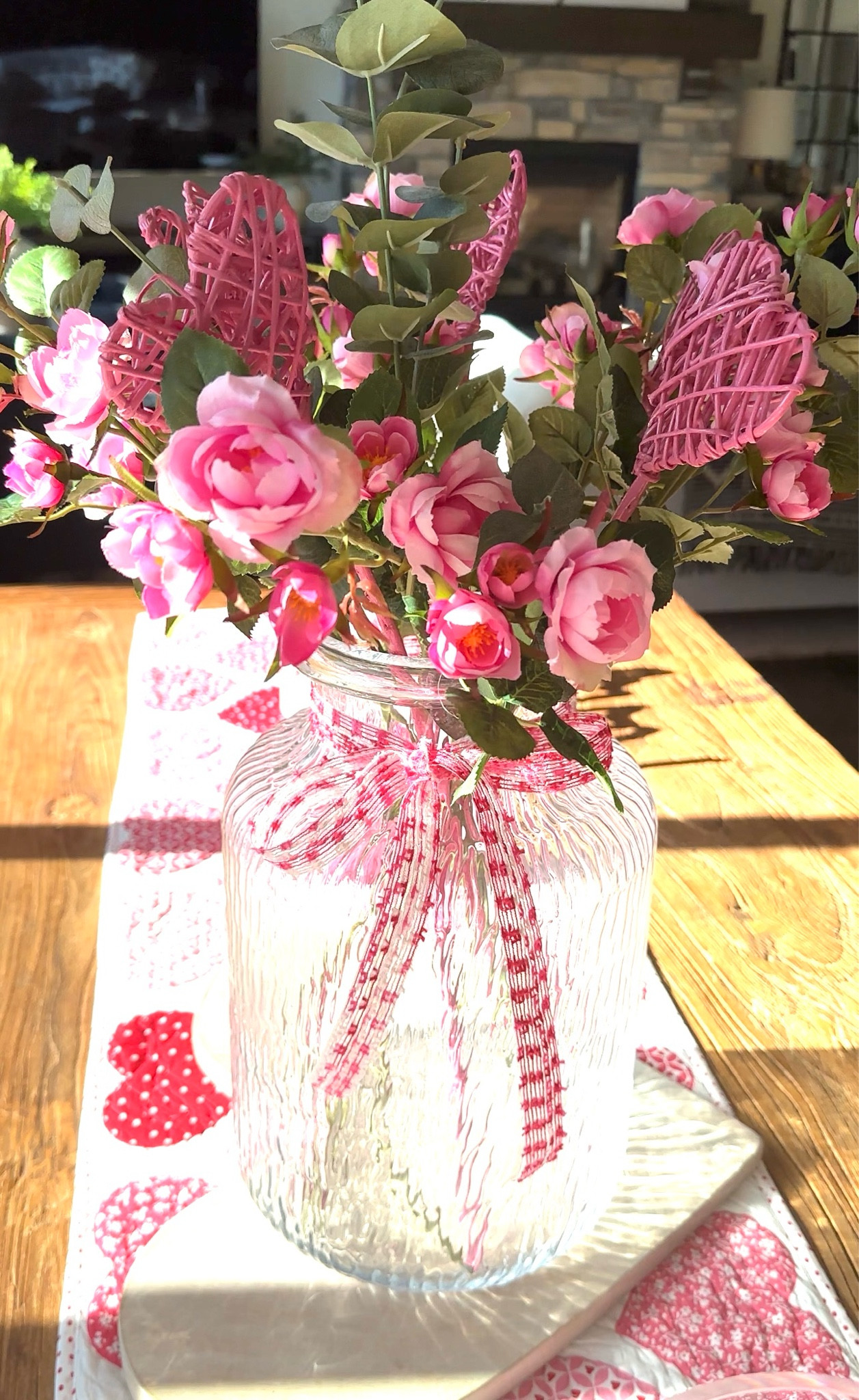 Valentine’s Day Faux Floral Arrangement created with mini roses, and eucalyptus stems. The perfect centerpiece for your Galentine’s Day brunch or Valentine’s Day dinner! 💕💕

Valentines Day flowers, Valentine’s Day decor, mini roses, faux flowers, Valentine’s Day centerpiece 

#LTKparties #LTKhome #LTKSeasonal