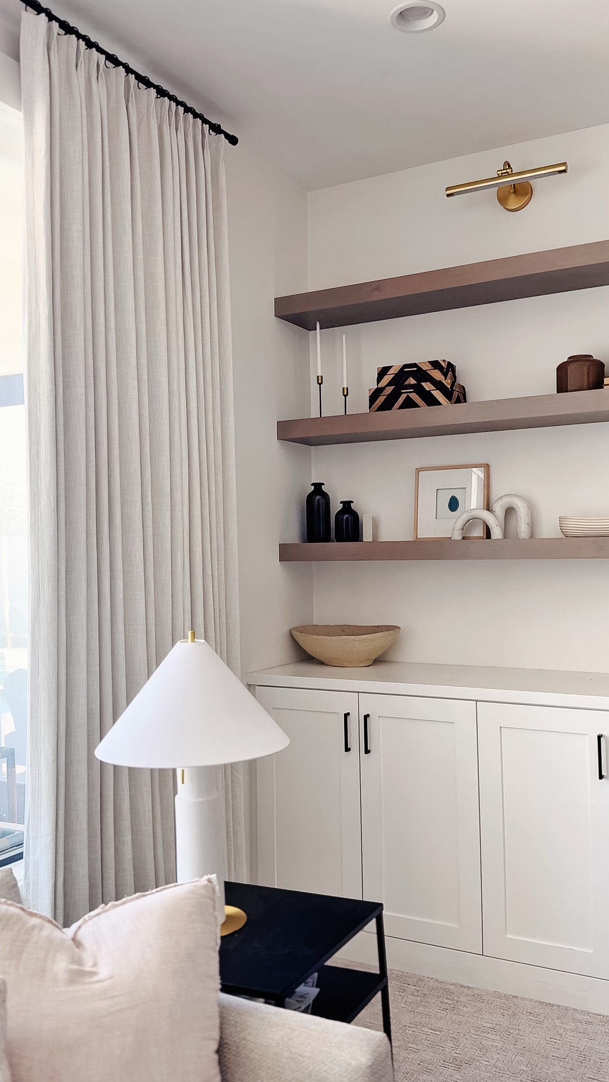 Use my code Maleah21 for 21% off!! 

I finally did it!!! 🥹✨ Custom curtains that look designer without the price tag.
Just hung my @homerilla_official Lille Linen Blackout panels in ivory white and I’m OBSESSED. The triple pleat? So classic. The blackout lining? Blocks light like a dream. The vibe? Casual elegance 💭

These are custom made but totally effortless to order and way more budget friendly than designer brands — and YES, they’re memory trained so they hang beautifully right out of the package!

If you’ve been thinking about elevating your windows, this is your sign.

Use code MALEA21 for 21% OFF 🏷️
To use code and get my exact ones go to this website! ⬇️
https://www.homerilla.com/

✨ Curtain Details:
Style: Lille Linen
Color: Ivory White
Header: Triple Pleat
Lining: Blackout
Memory Trained: YES


#homefinds #budgetfriendlydecor #customcurtains #homerilla #windowtreatments #neutralhome #organicmodern #beforeandafter #reelhome #curtainreveal #ltkhome

#LTKSummerEdit #LTKHome #LTKSaleAlert