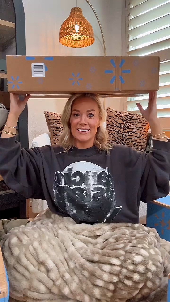 Rapid fire Walmart unboxing 
Wearing a small in all except
Large in deer print sweatshirt 
Jeans size 6, shoes all TTS
