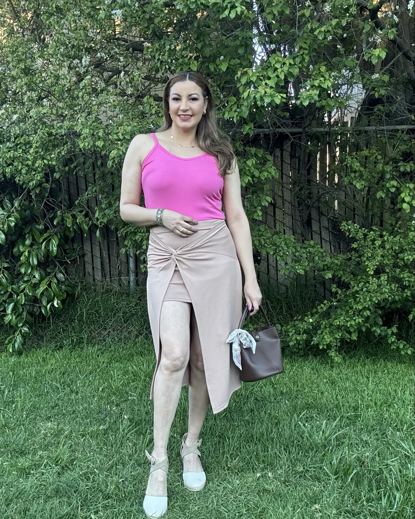 3 Pack of Women's Ribbed Tank Tops, Slim Straps, V Neck, Cotton, Slim, Basic, Summer, Sleeveless.
Size:M

#LTKMidsize #LTKSpringSale #LTKSeasonal