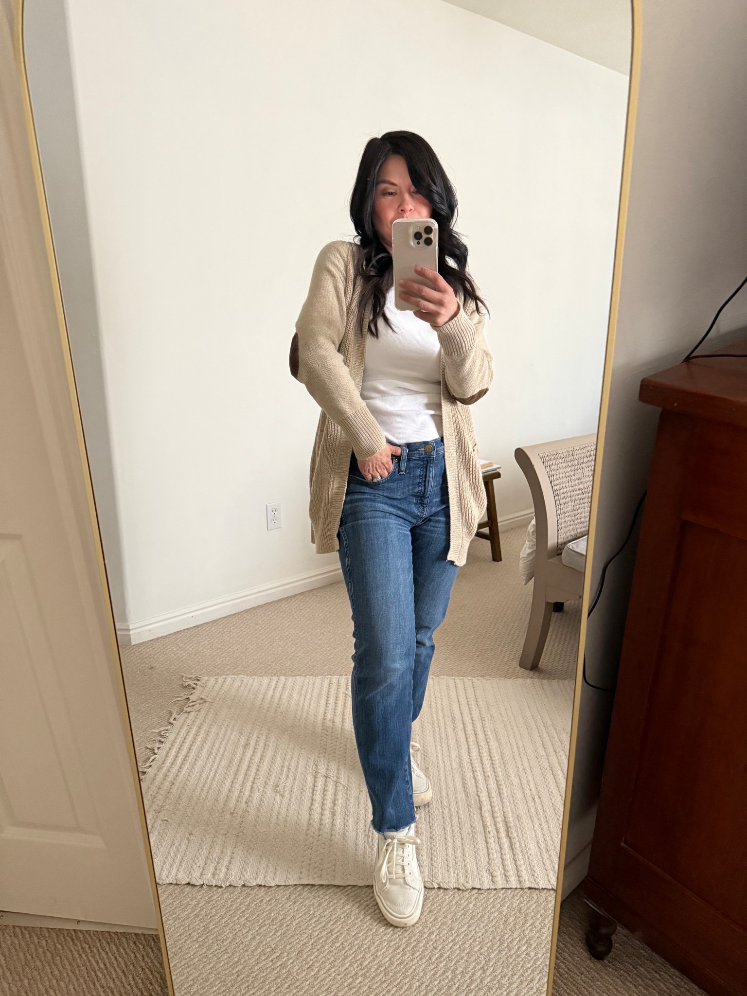 This #OOTD might be partially thrifted but they are quality pieces that last forever!

Actual and similar items linked here ⬇️

#LTKStyleTip #LTKFindsUnder50 #LTKSaleAlert