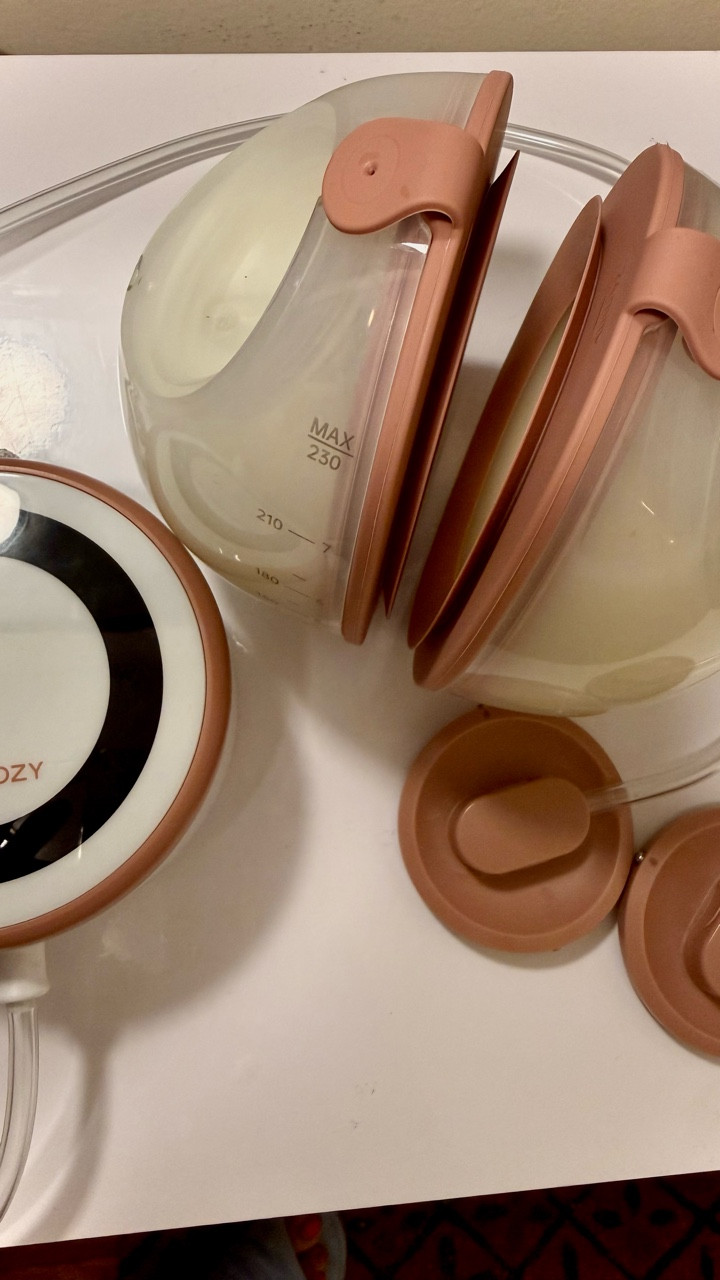 Morning pumping session using my Momcozy v1 pro wearable pumps. So happy with my pour 😊

#momcozyv1pro #wearablepumps #exclusivelypumping #breastfeeding #pumpandpour #momlife

#LTKFamily #LTKBaby