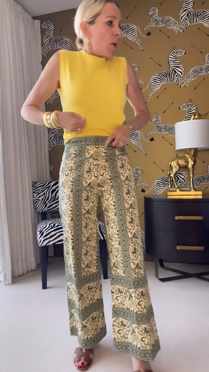 Most requested links , these tips are on #sale #grwm in my @juliaamory tippi top in buttercup & Babe pant in garden jonchet chintz (xs, s, and m) available in stores check link below for details on #sale #fit #fitcheck #palmbeach #style


#LTKootd #LTKOver40 #LTKSaleAlert