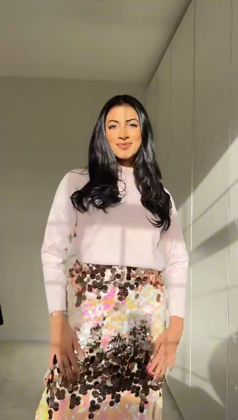 12 days of Christmas ✨ Day 10

Pink knitted sweaters, sequin skirt, pink midi skirt, boohoo 

#LTKeurope #LTKstyletip #LTKSeasonal