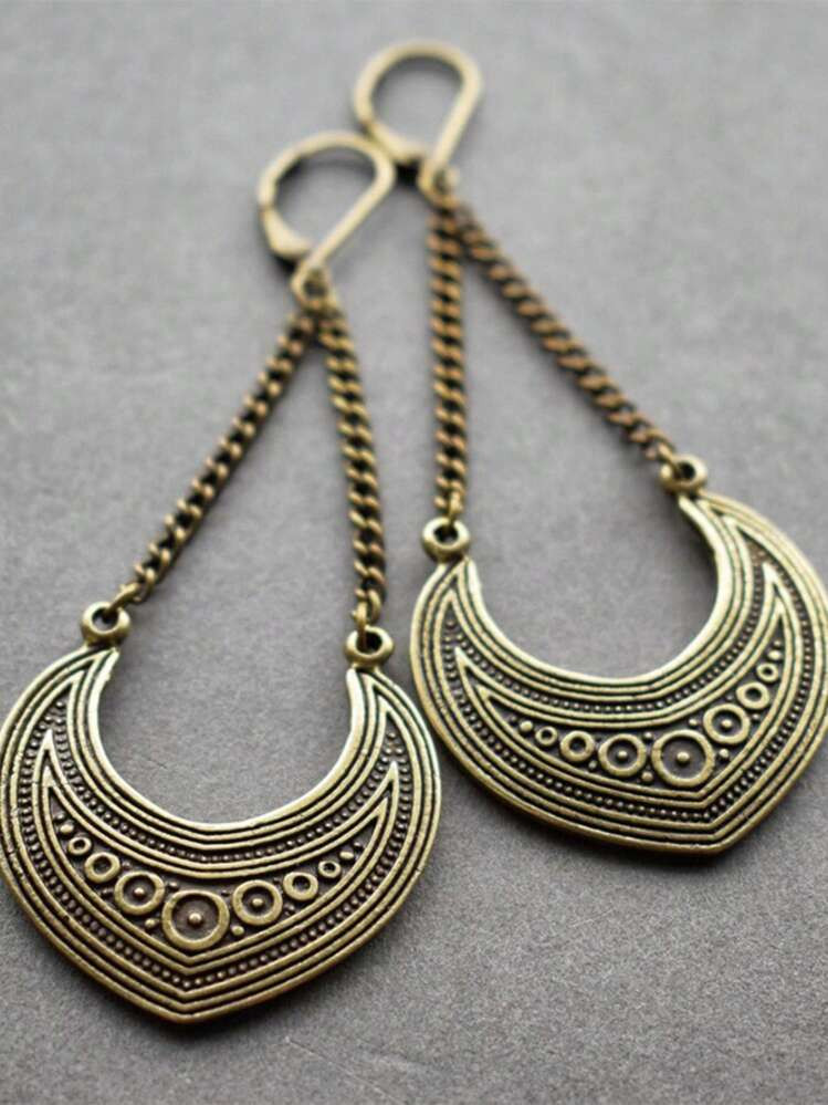 2pcs Vintage Gold Chain Connected Carved Pendant Earrings, Gothic Style Outdoor Travel Beach Part... | SHEIN