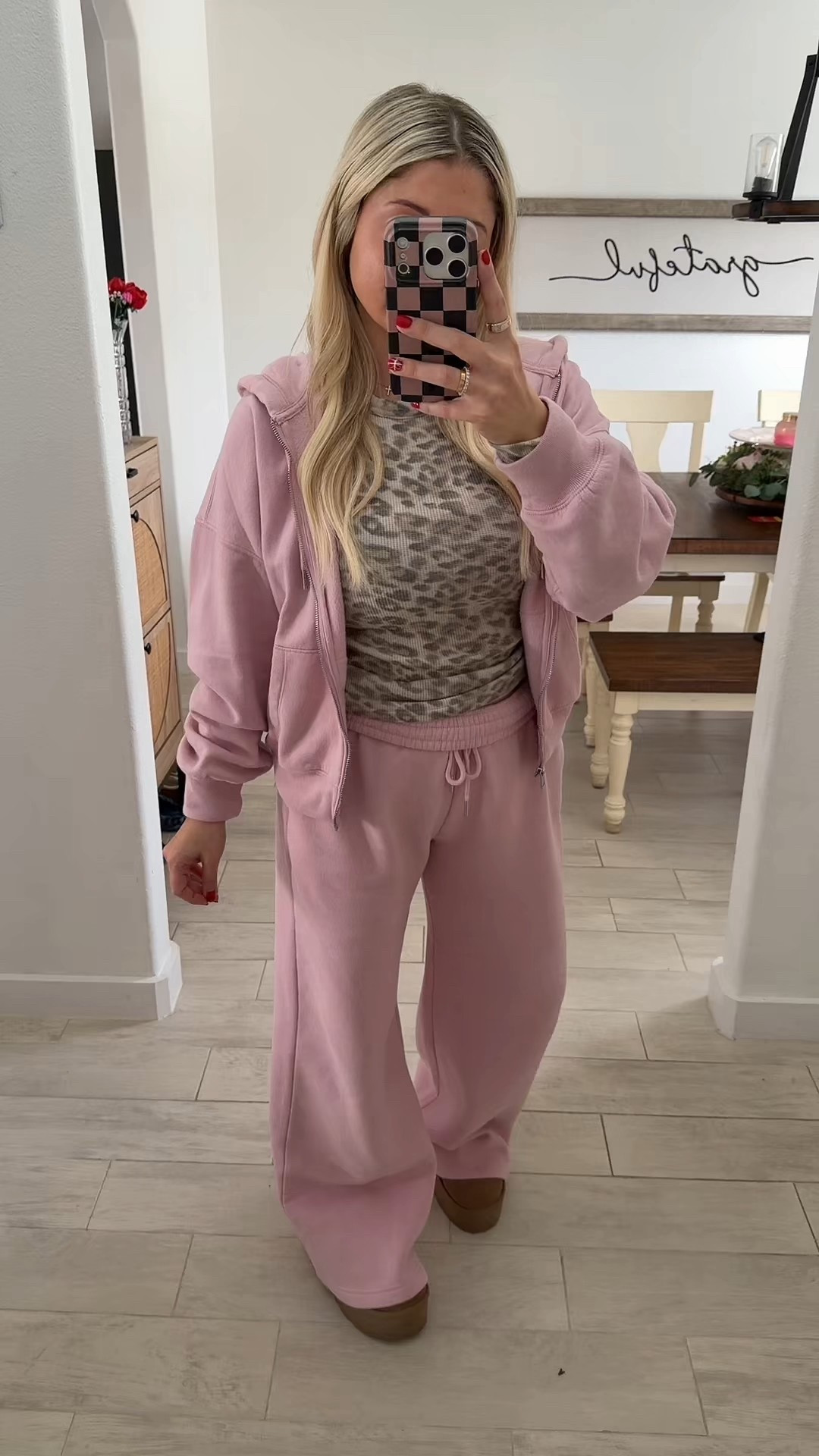 Comfy winter outfit on sale 
Size m
Ugg platform boots tts

#LTKFindsUnder100 #LTKSaleAlert #LTKootd