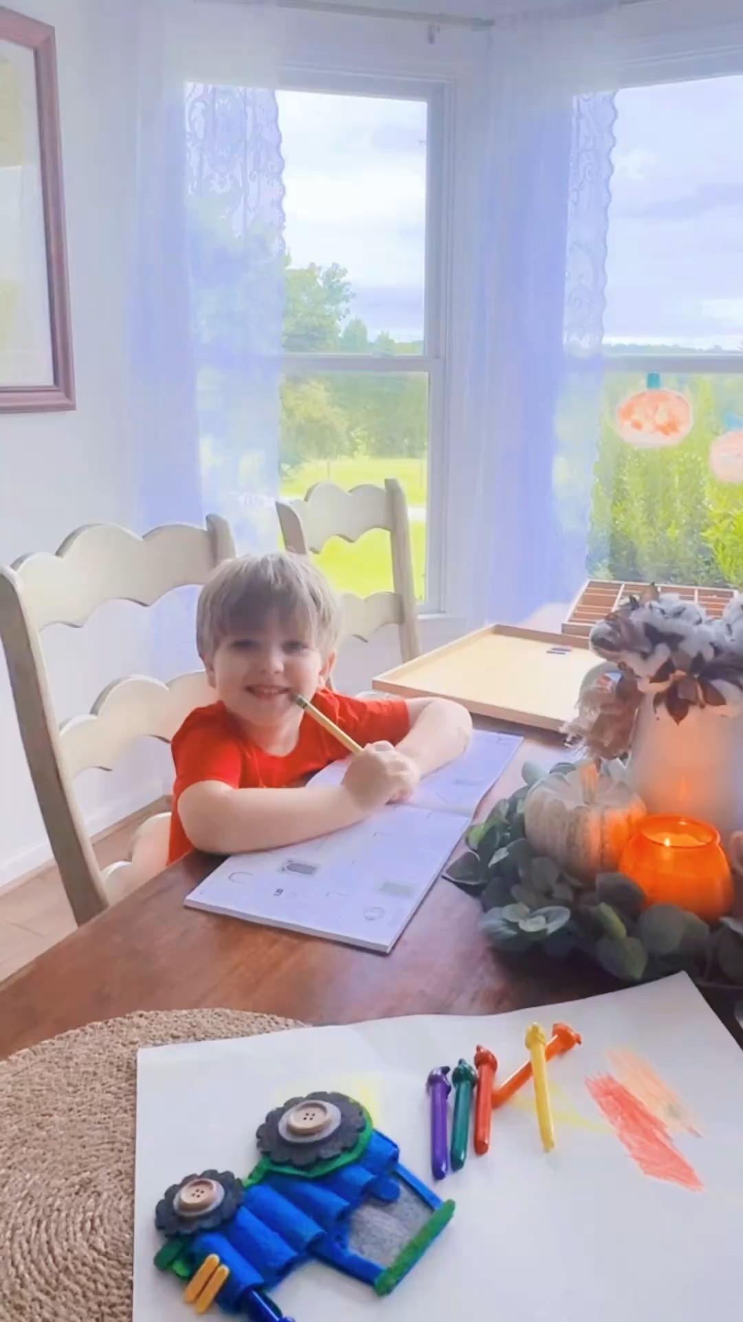 Sweet and cozy lil’ homeschool preschool morning with these cuties !!!