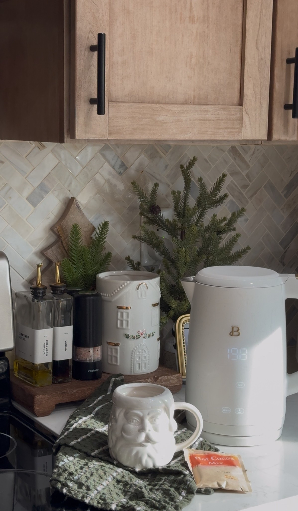 The best tea kettle 

#LTKCyberWeek #LTKGiftGuide #LTKHoliday