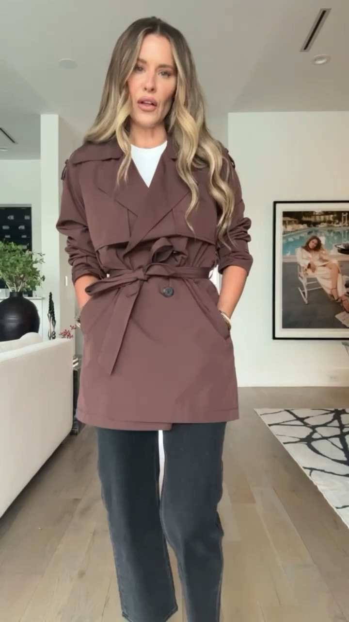 I truly think @abercrombie has the best affordable trench coats! This is the 3rd one that I own. They look so high end! This one is currently $45 off with code “DENIMAF” #AbercrombiePartner 

#LTKSeasonal #LTKSaleAlert #LTKFindsUnder100