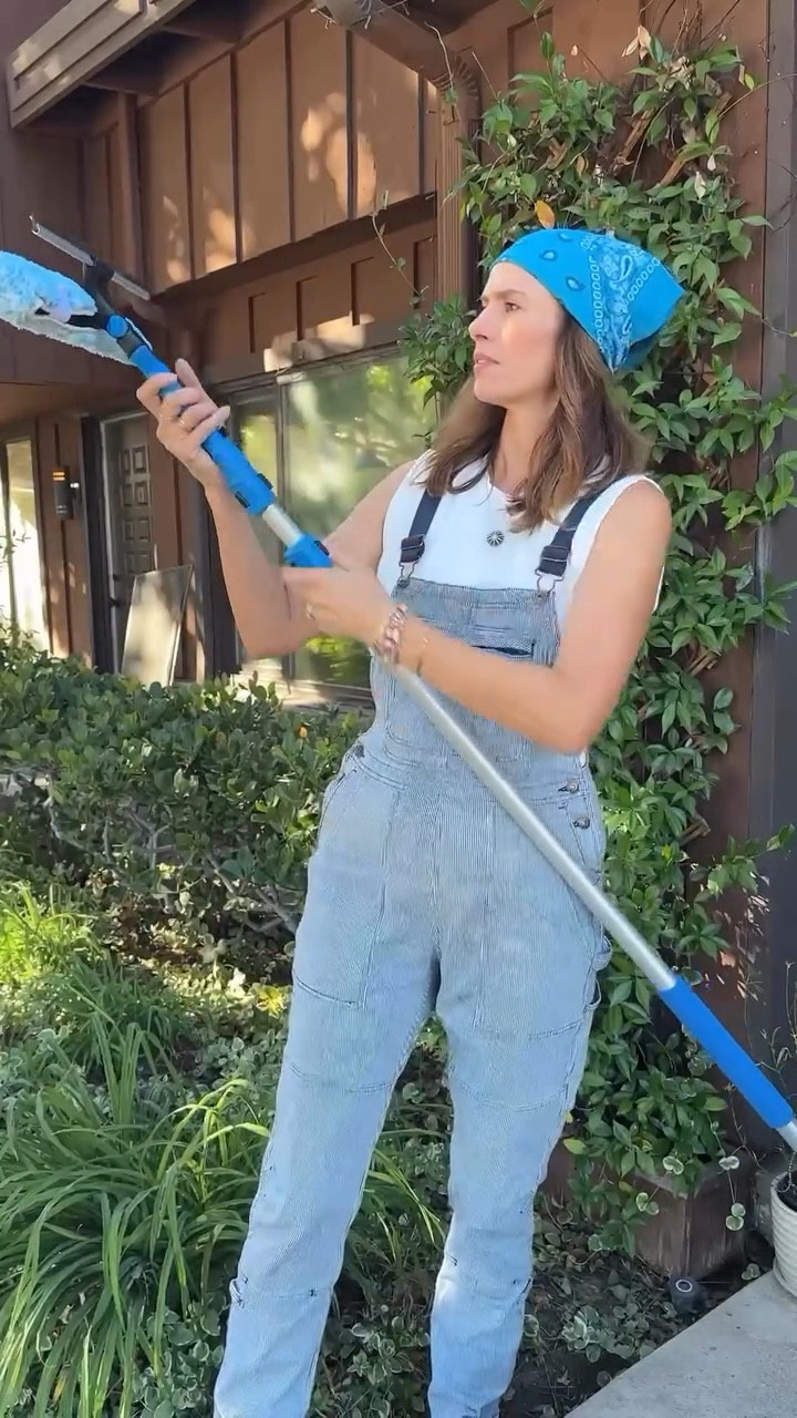 When you have the right tools, tasks you’ve been avoiding can easily be tasks you have accomplished. I’m embarrassed to say I don’t think we’ve ever cleaned the outside of our second floor windows (it’s only been 5 years, but who’s counting?), but much of that was due to the fact that I didn’t want to have to balance at the top of the ladder to reach them. But with the tools Unger offered, I am able to keep my feet on the ground and easily and quickly reach windows high and low.

Between bringing my kids home from school and before making them a snack, I was able to clean 4 large windows.  No ladders, no streaks, and no more grimy glass dulling our view.  And also, no more excuses for not doing this more often. 

#homedepot #Ungercleaning #homediy #diyer

#LTKHome