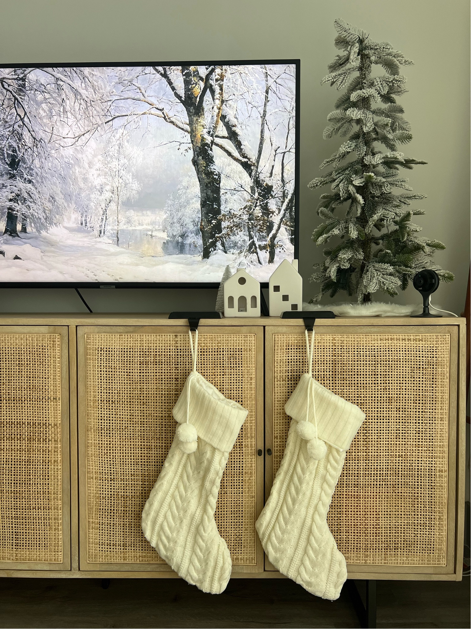 Home for the holidays!

#LTKhome #LTKSeasonal #LTKHoliday