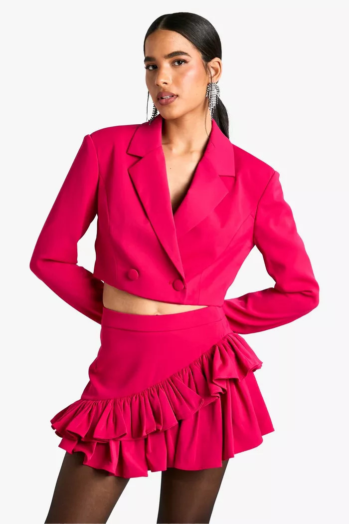 Cropped Fitted Tailored Blazer | boohoo (US & Canada)