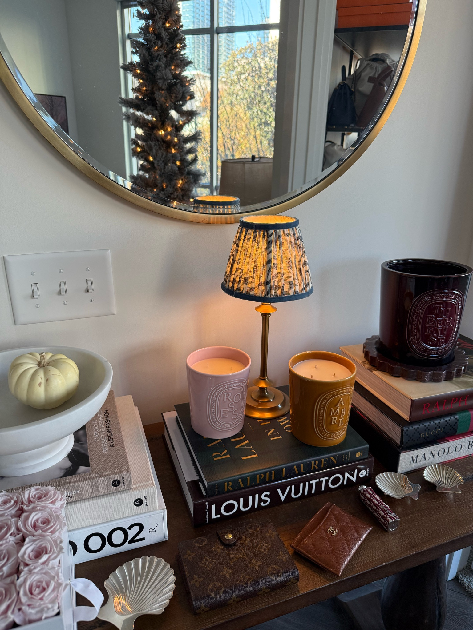 Coffee table books, roses, lamp, diptyque candles



#LTKSeasonal #LTKHome #LTKHoliday