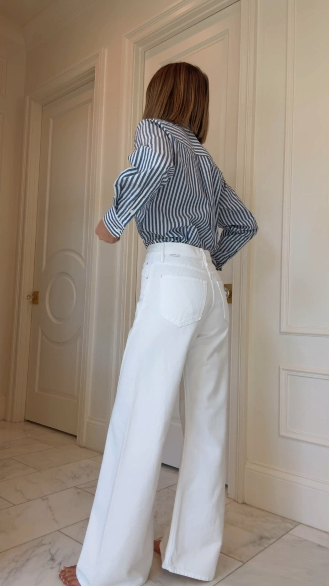 One of my favorite wide leg jeans by mother in a new white wash. I suggest sizing down one size