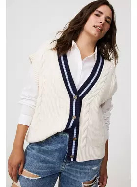 Cable Knit V-Neck Vest | Torrid (US & Canada)