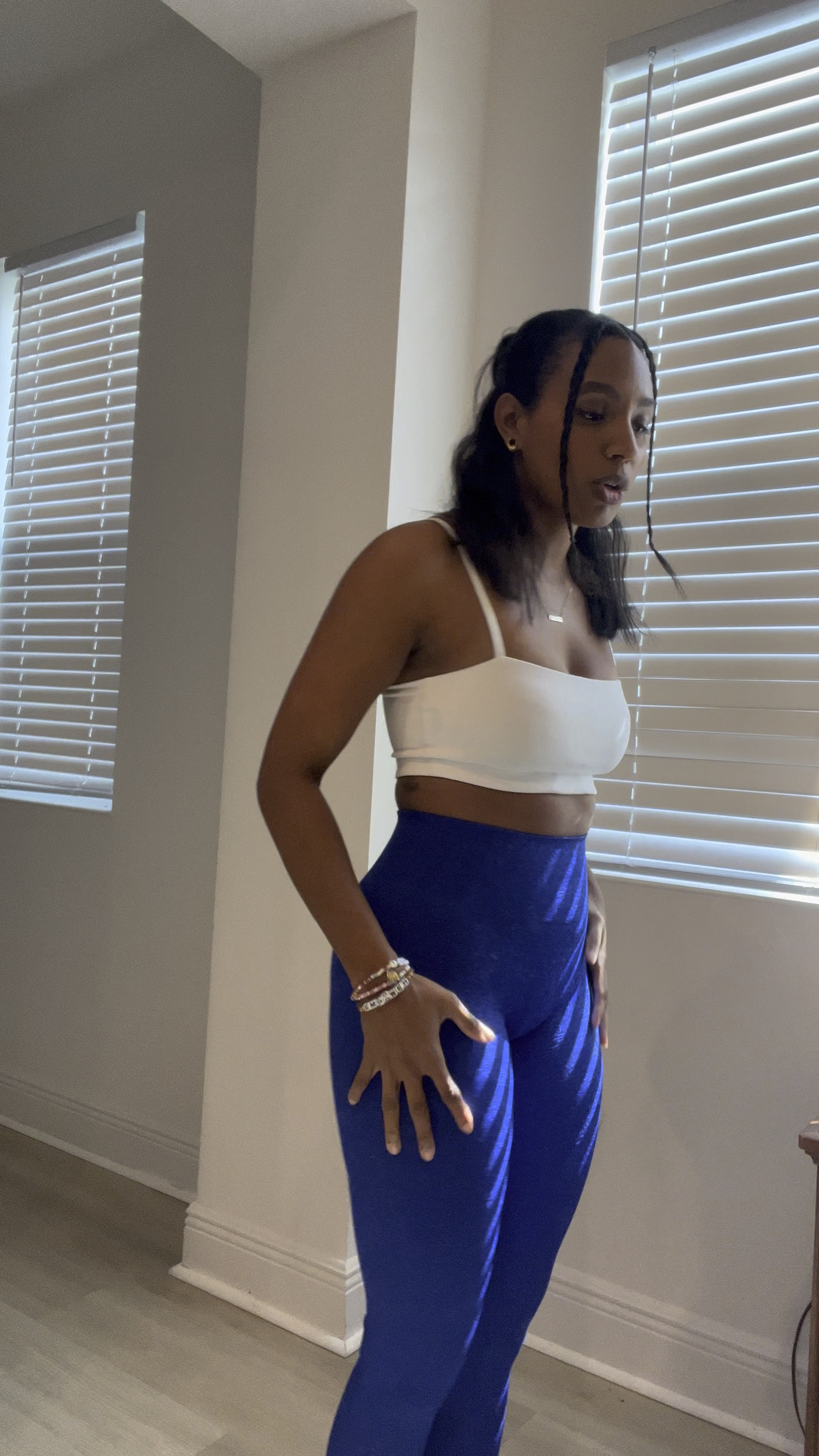 🚨WARNING! 
Only get these leggings if you want to turn heads. Even my boys are in love with these colbalt blue leggings by @gymshark! 



#LTKfitness #LTKHolidaySale #LTKHoliday