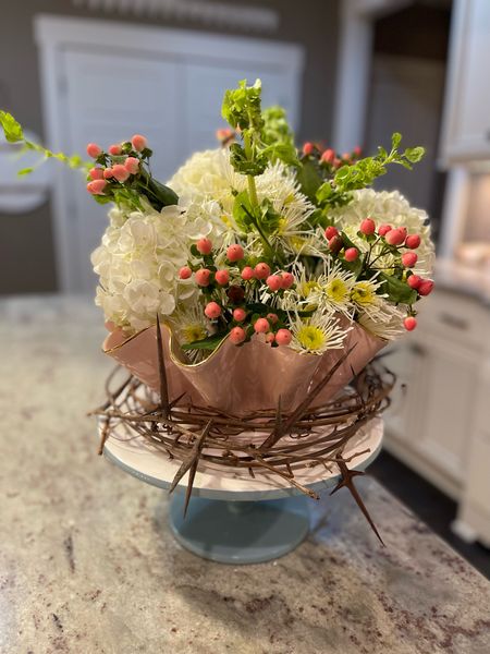 Easter centerpiece  💖🩵✝️

#LTKparties #LTKhome #LTKSeasonal