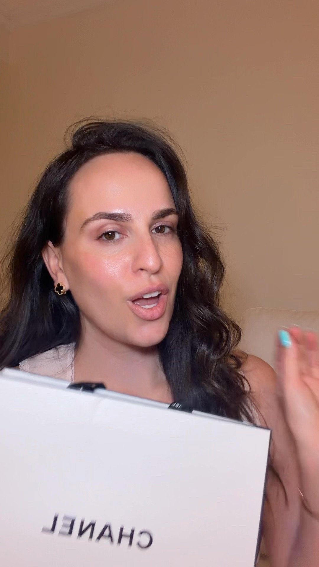 Chanel Beauty haul 🤍✨ Unboxing my latest @chanel.beauty makeup picks and sharing the luxury beauty products I added to my collection. From everyday makeup essentials to iconic Chanel makeup, everything feels so timeless and elevated.

#ChanelBeauty #ChanelMakeup #MakeupHaul #BeautyHaul #LuxuryMakeup #LuxuryBeauty #DesignerMakeup #MakeupFavorites #BeautyFavorites #Chanel #WeLoveCoco

#LTKstorytime #LTKBeauty #LTKselfcare