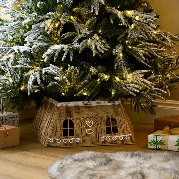 Folding Paper Rope Gingerbread House Tree Skirt | Dunelm