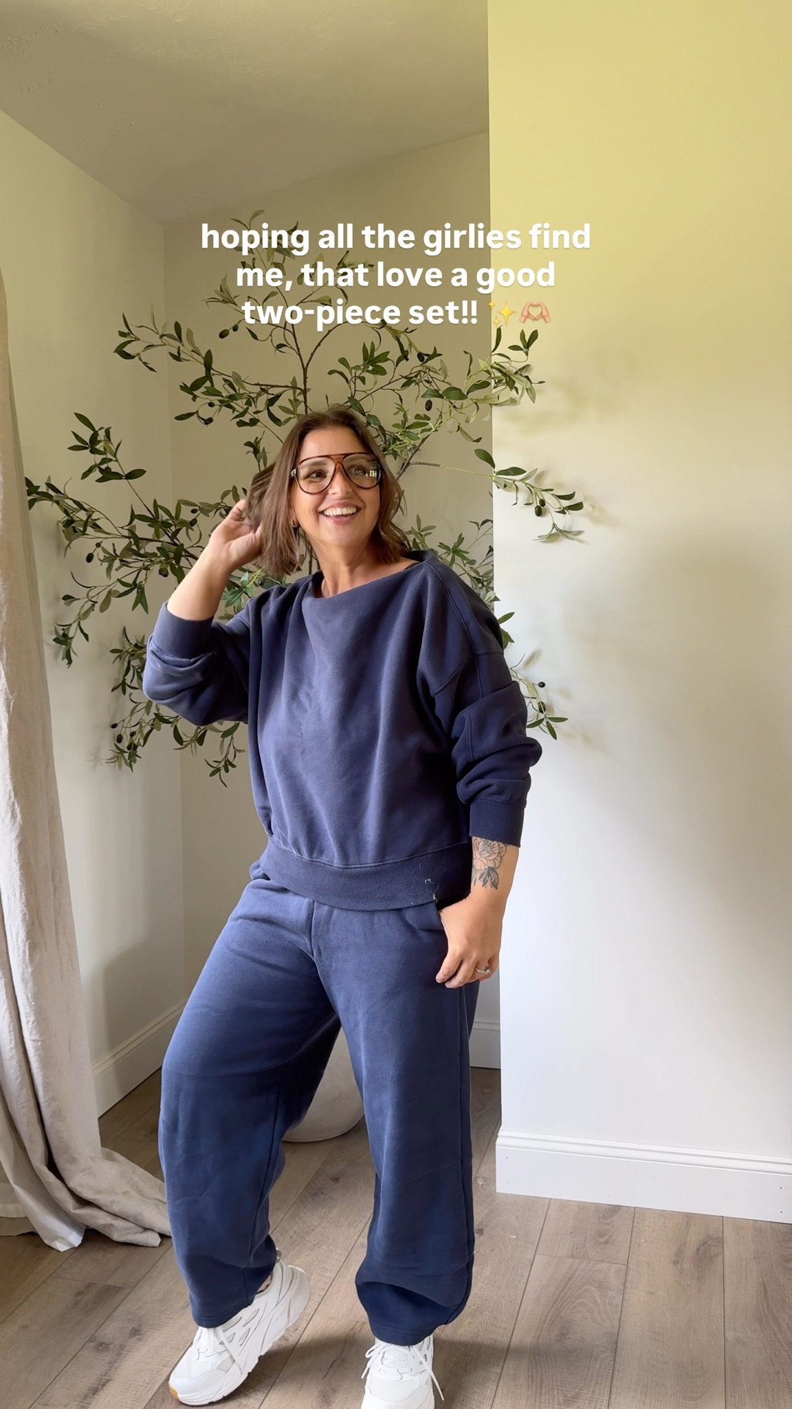 It’s almost cozy sweat set season! 🍂 I found the coziest sweat two-piece set with a boat neckline! and a barrel sweat pant!!✨💙



#LTKMidsize #LTKPetite #LTKActive