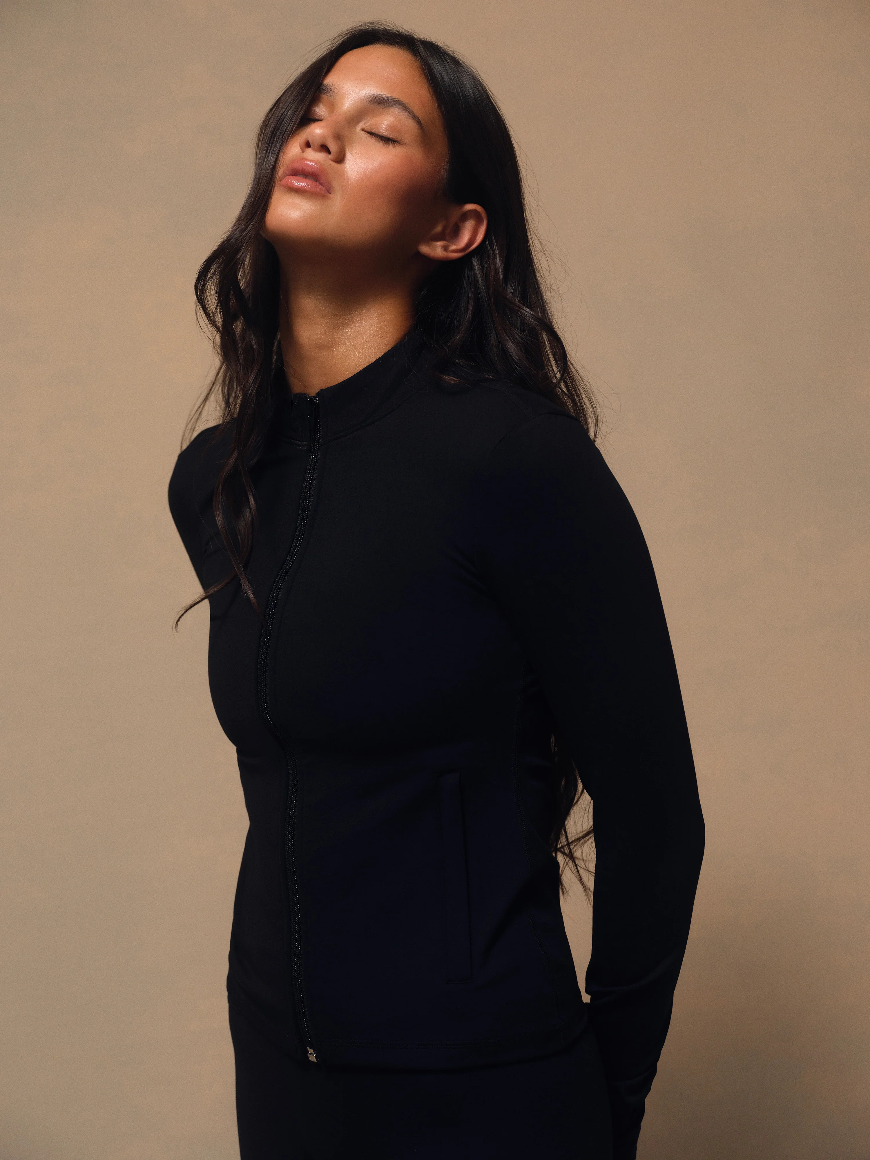 SPORTBODY\u00ae SPORTY WARM UP - ONYX | SET Active