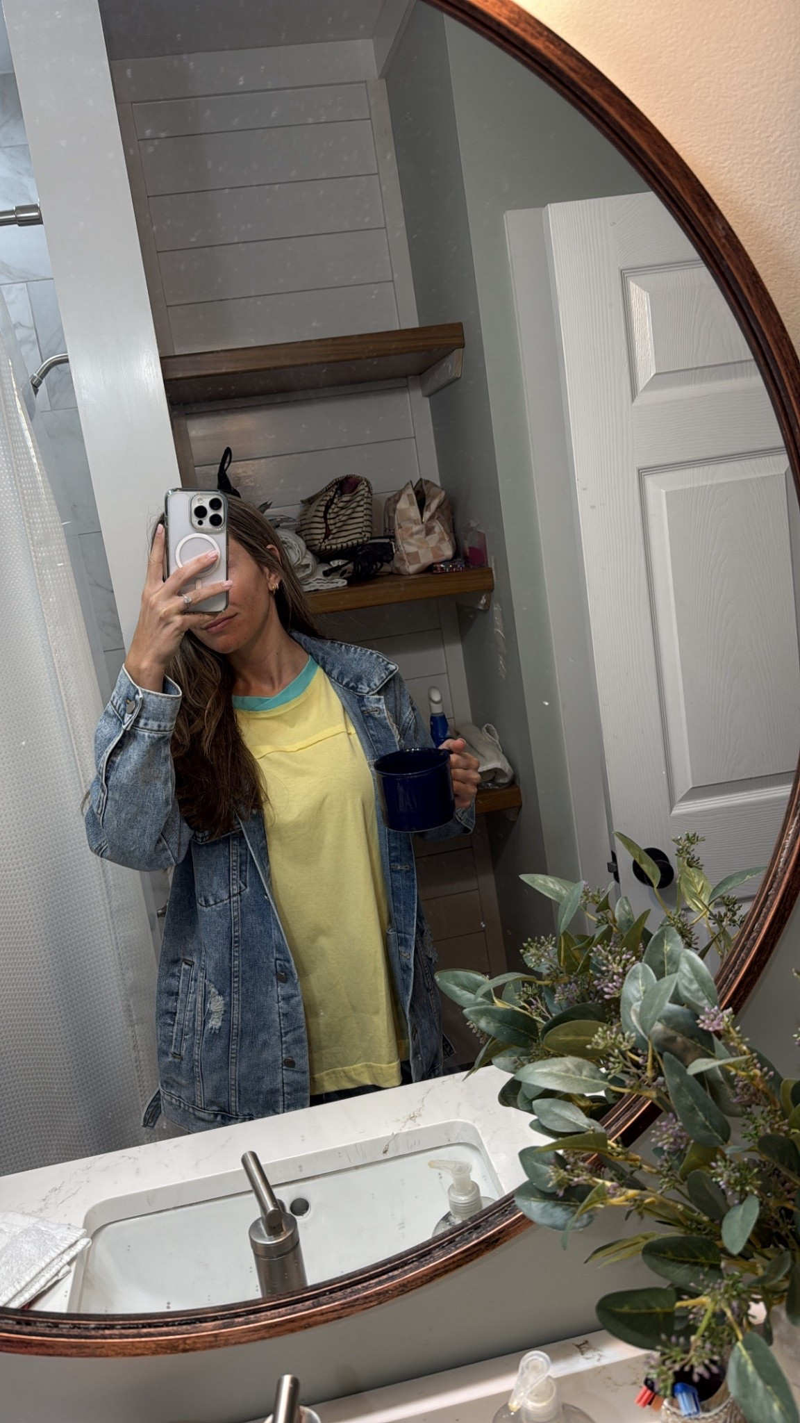 Cozy, casual fit! Jacket is an over sized fit - In in a small! 
Shirt is oversized - I’m in a small!
Shoes run a little small - I’m in a 10! 

#LTKHoliday #LTKSeasonal #LTKGiftGuide