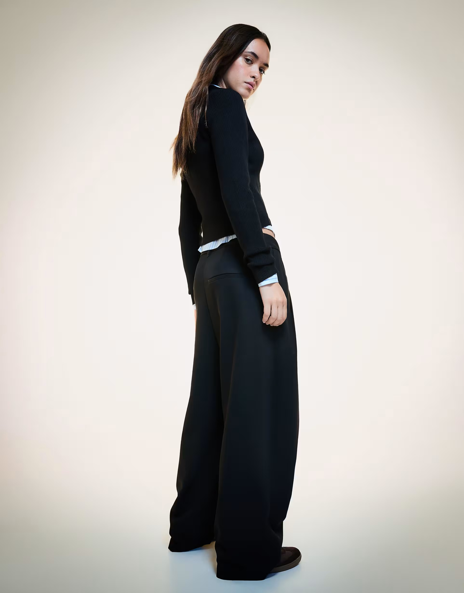 Bershka - Elegante broek met gekruiste taille in zwart | ASOS | ASOS (Global)