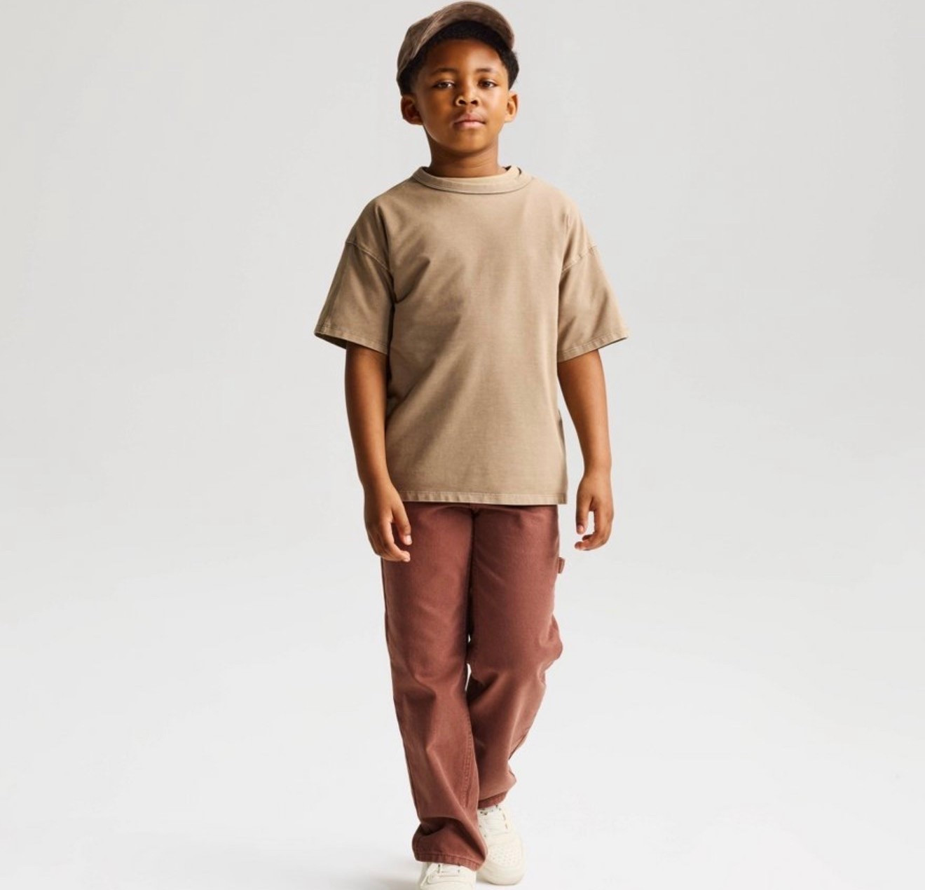 The perfect oversized boys’ tee 🤎 This relaxed-fit brown T-shirt is an easy everyday staple with a simple, elevated look. The neutral earthy tone makes it easy to pair with jeans, shorts, joggers, or cargo pants for school, weekends, travel, and everyday wear.

#LTKSaleAlert #LTKBaby #LTKKids