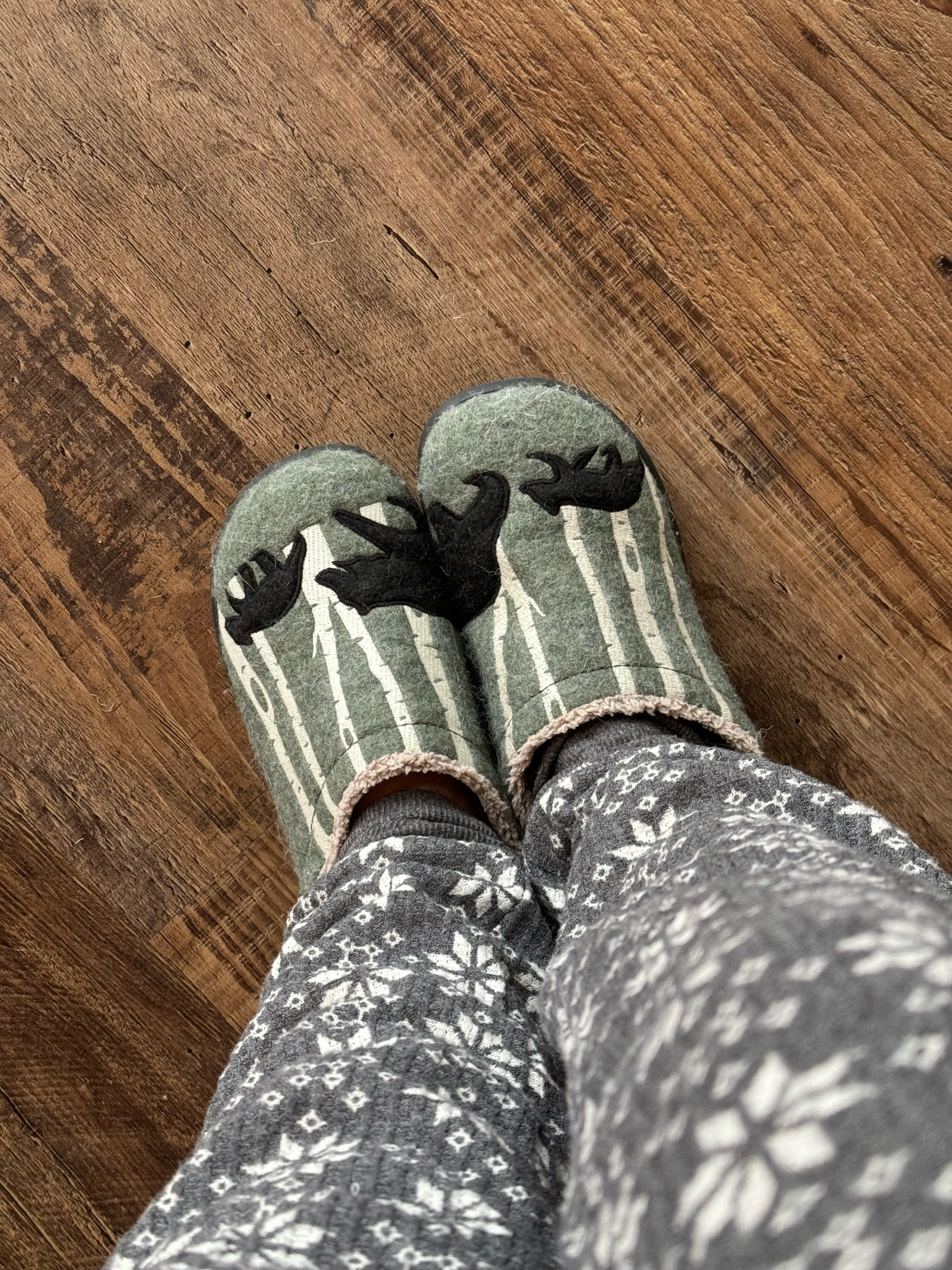 In love with these slippers 🐻 

#LTKfamily #LTKsalealert #LTKHoliday