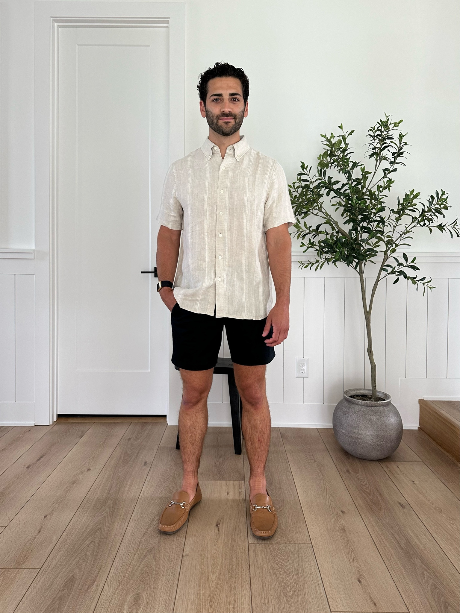 Abercrombie Sale - Get 20% off almost everything PLUS an additional 15% off select items! Cort’s wearing a medium in shirt, size 30 in shorts, shoes are tts! #outfitsfordudes #abercrombie 