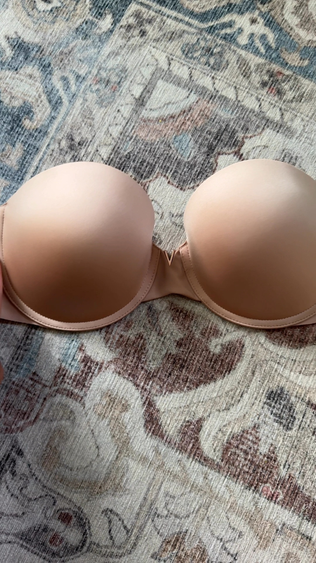 One of my fav strapless bras from Victoria’s Secret. Recommend sizing up in band. This is the color praline. Xx

#LTKParties #LTKFindsUnder100 #LTKStyleTip