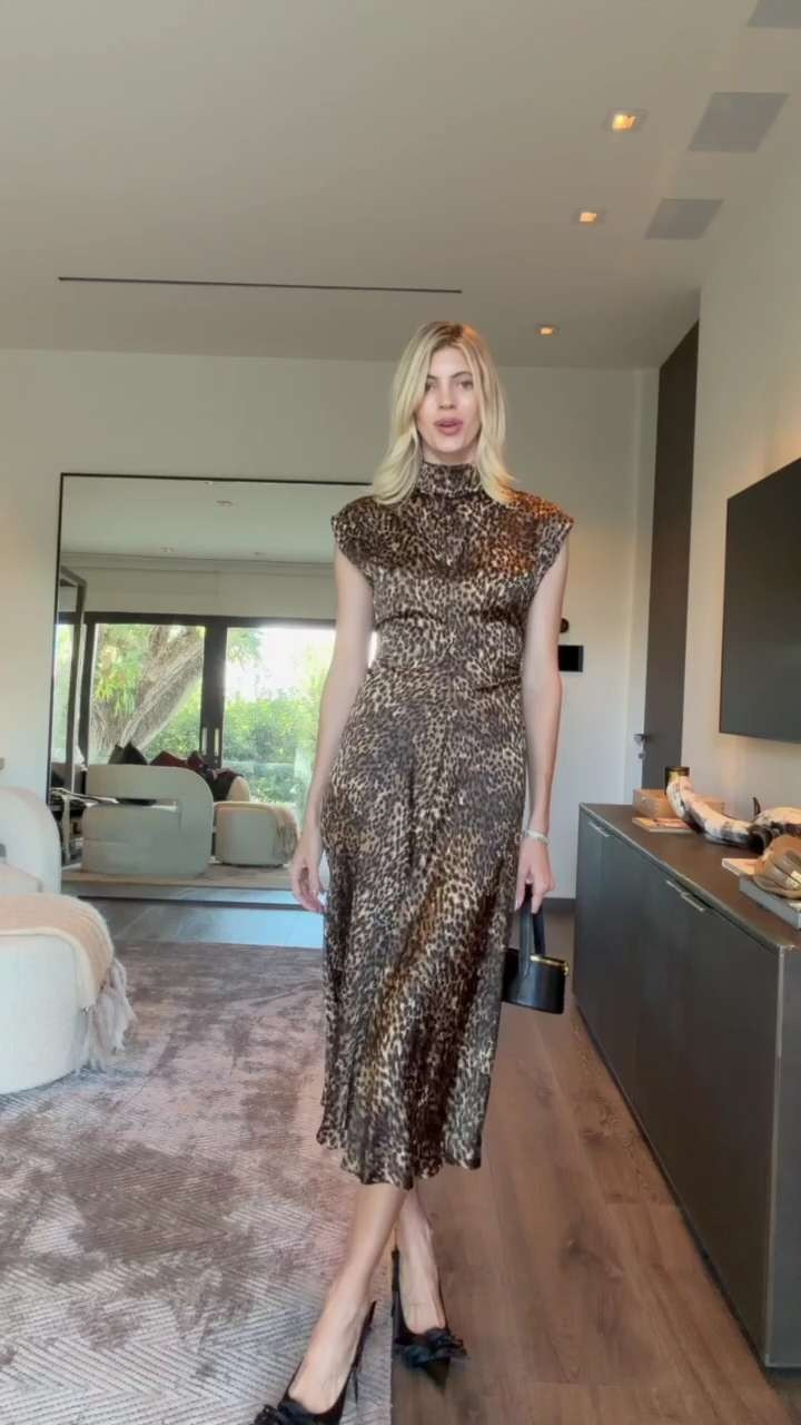 Elevated leopard print midi dress ✨ It is so flattering & chic! 

 #LTKHoliday #LTKootd #LTKStyleTip