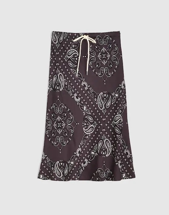 Obsessed with this midi skirt 🤎

#LTKootd #LTKSeasonal #LTKOver40