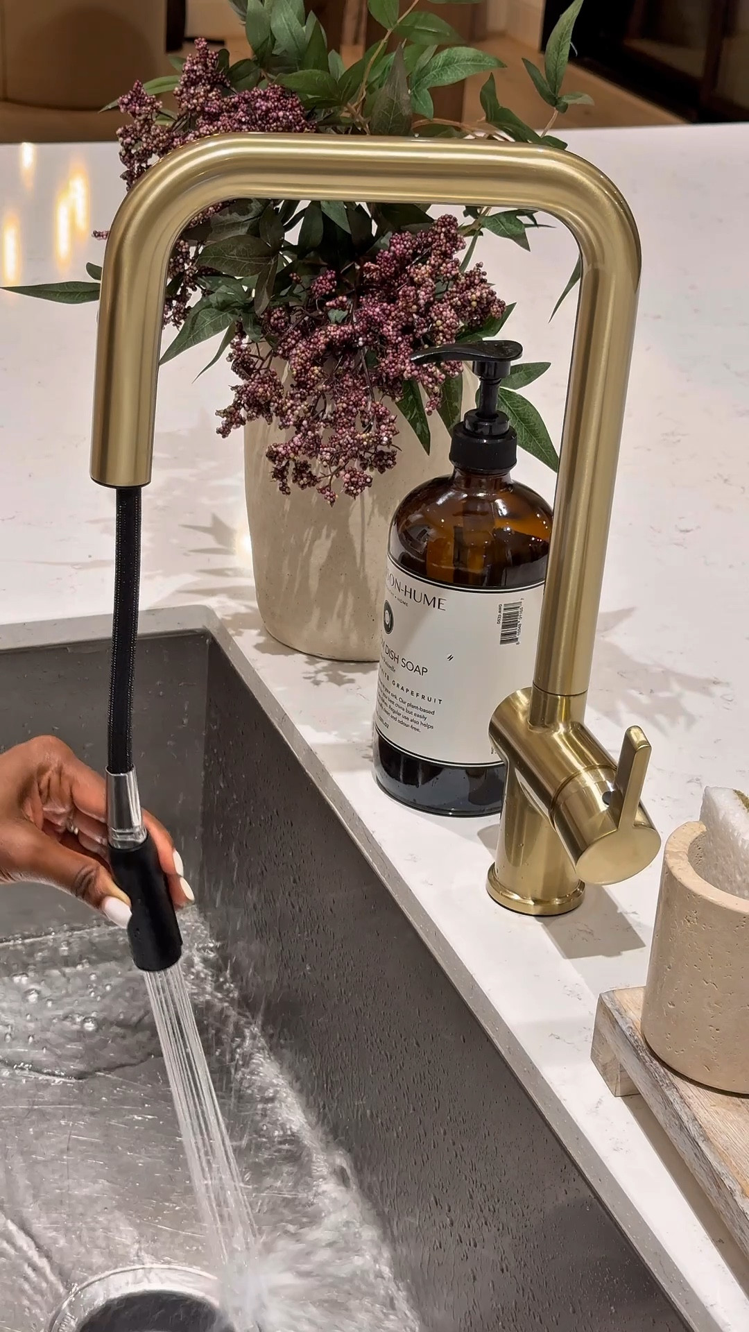 This kitchen faucet truly impressed me! ✨ The chrome finish gives such a clean, modern touch, and the pull-down sprayer works flawlessly — a perfect blend of style and quality for any kitchen. 💧 Everything’s linked for easy shopping! #KitchenEssentials #AmazonFinds #LTKHome #HomeUpgrade #ModernKitchen

#LTKHome #LTKStyleTip #LTKSaleAlert
