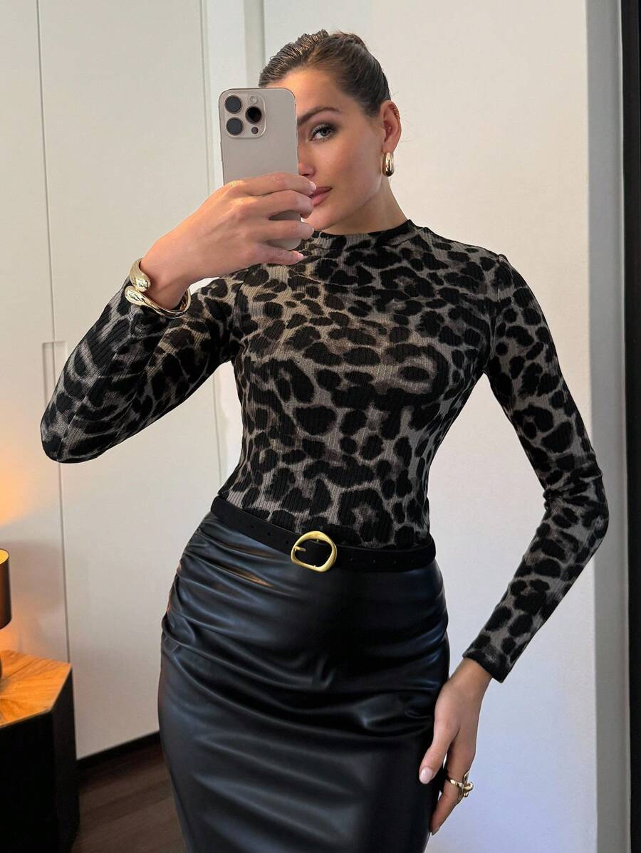 Lavishia Fashionable Leopard Print Knit Fitted Long Sleeve T-Shirt | SHEIN