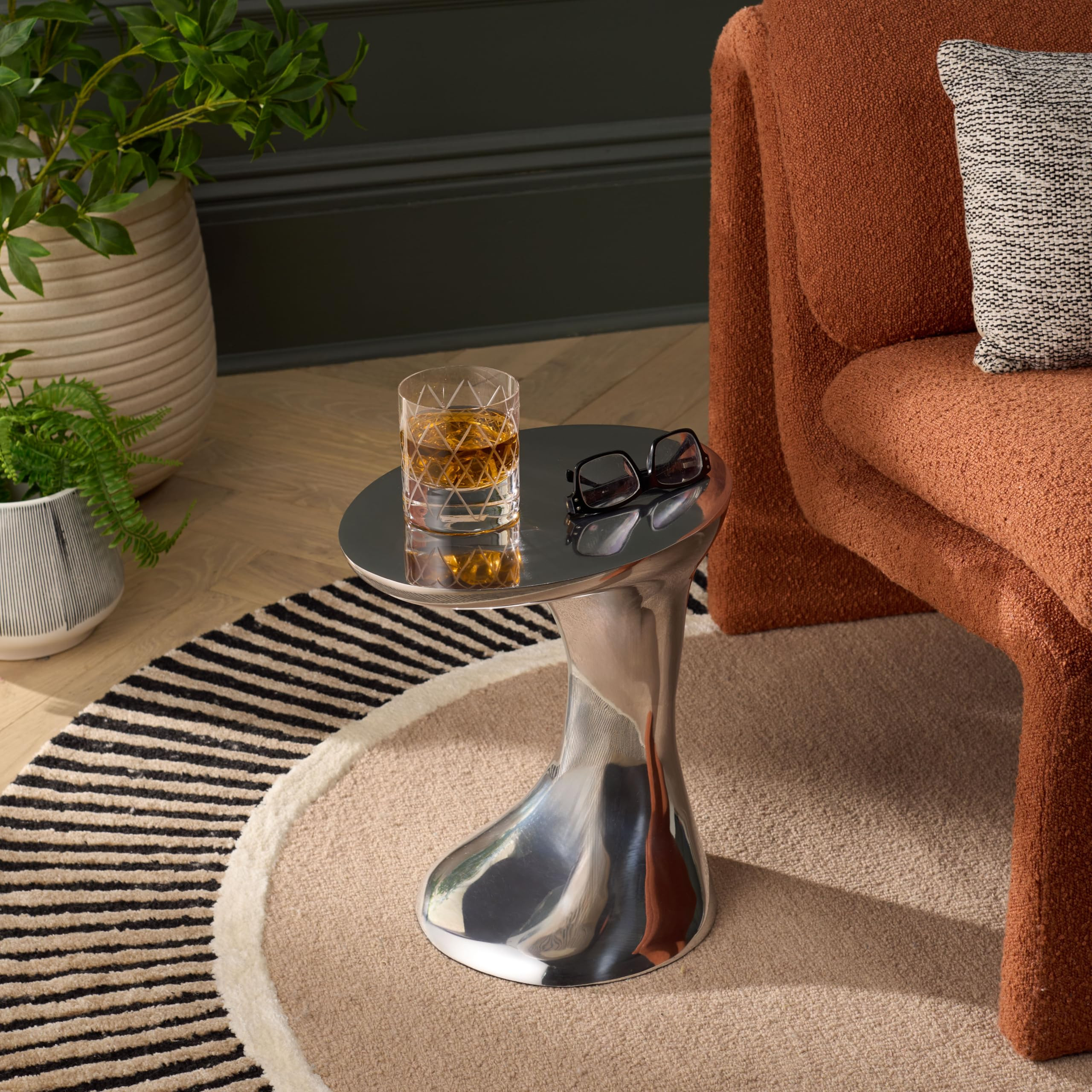 SAFAVIEH Home Collection - Capery Side Table, Silver Polished Metal Accent Drink Table, Fully Ass... | Amazon (US)