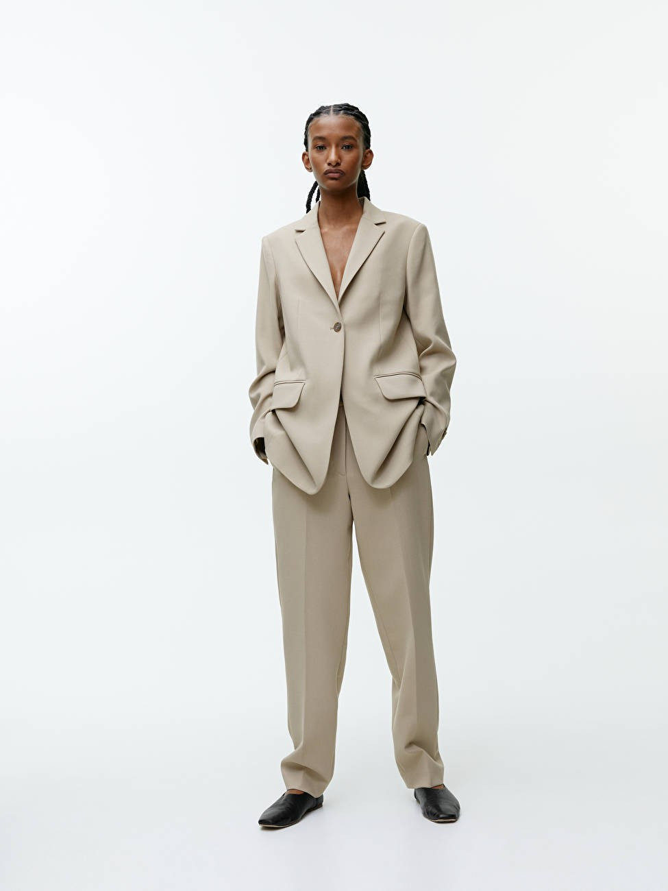 Tapered Wool Blend Trousers - Beige - ARKET FI | ARKET (US&UK)