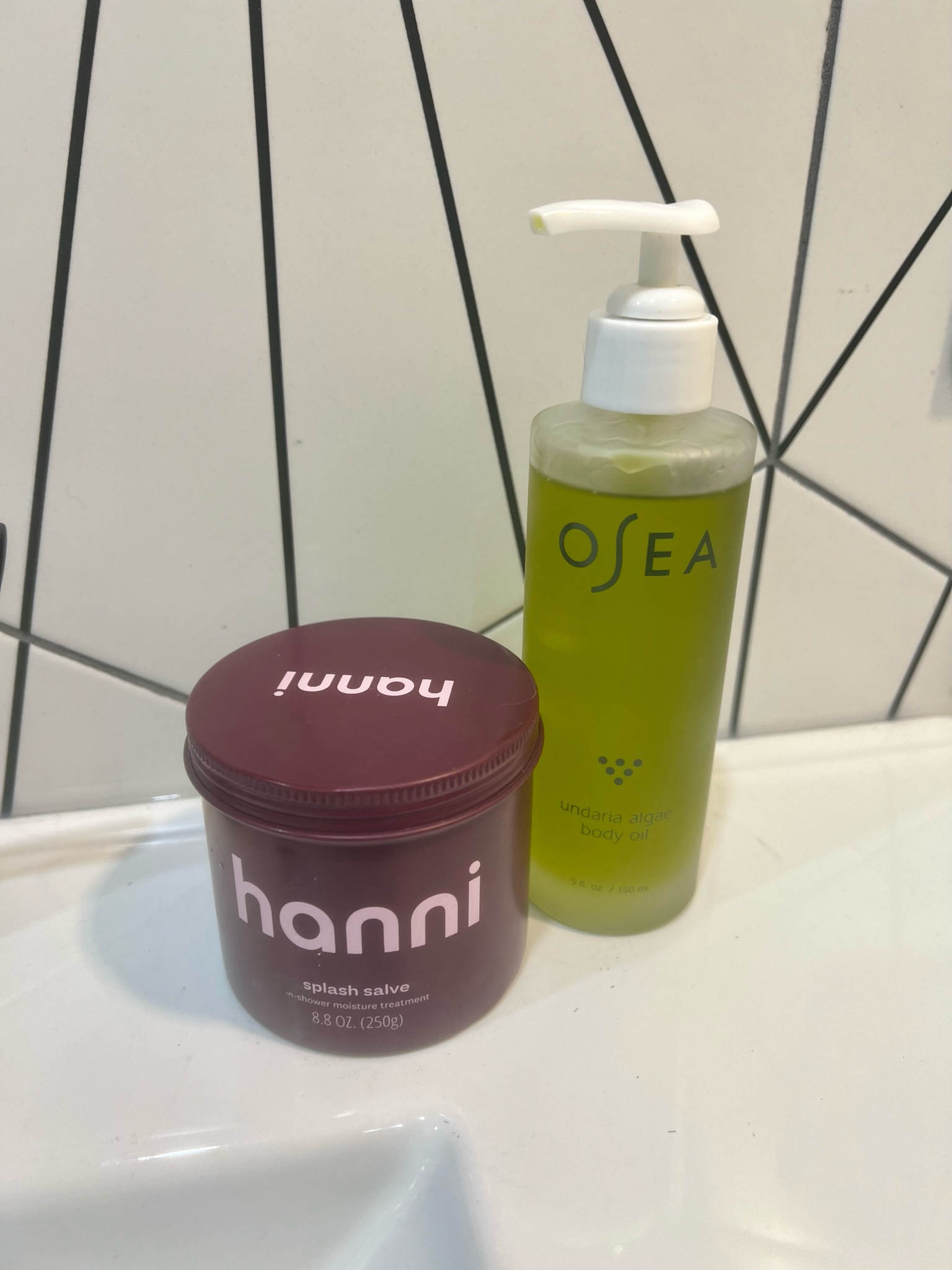 My go-tos to hydrate my belly. Hanni splash salve in the shower right before exiting keeps my hydrated for 24 hours! I wake up feeling smooth. I also use Osea oil before bed to help prevent stretch marks from baby 

#LTKbaby #LTKbump #LTKbeauty