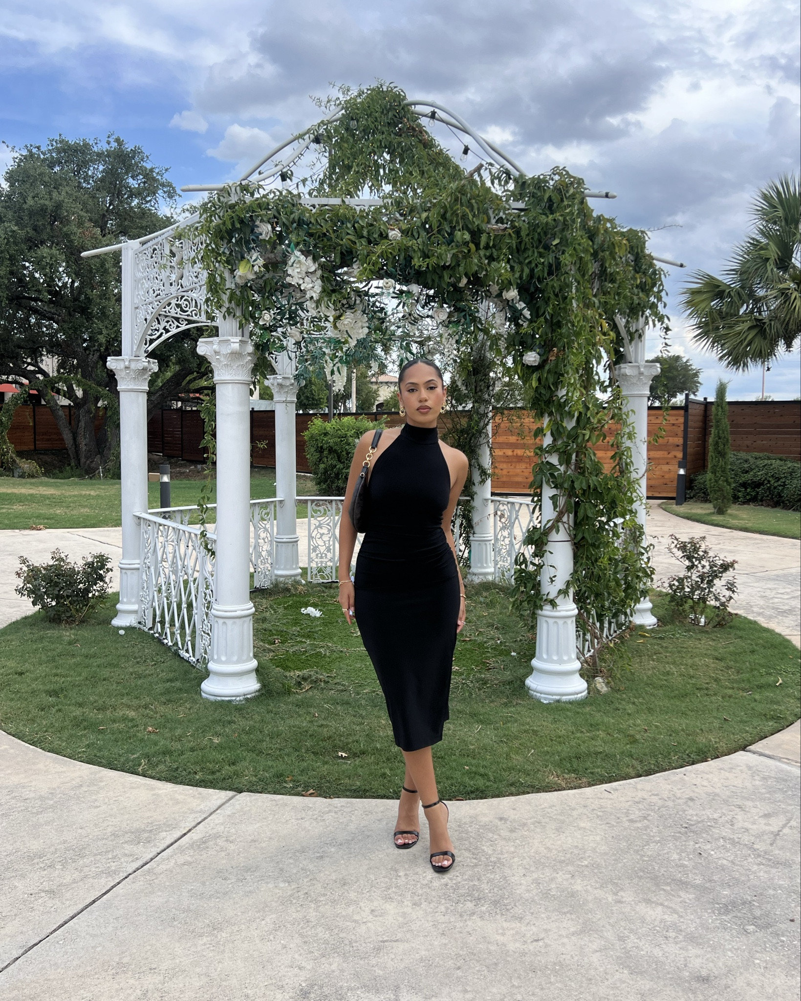 Black dresses >>>

Wore this at a wedding, wedding guest dress Inspo. 

Coach Payton hobo bag in brown 🤎

#aritzia #coach #stevemadden #blackdresses #nightout


#LTKBeauty #LTKItBag #LTKStyleTip