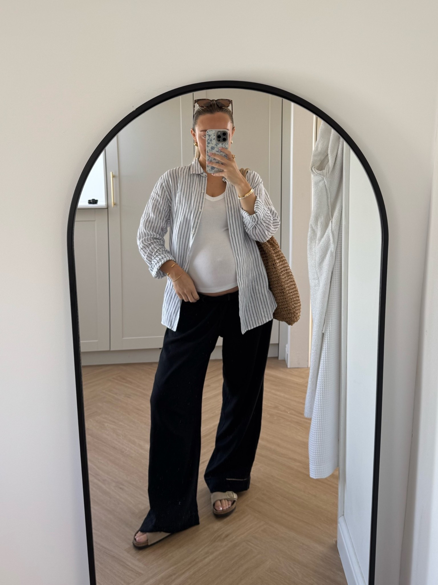 Spring outfit of the day 🌞 I love outfits that feel “polished” but easy! Linen is so good for that 🤌(for reference I sized up to a large in the shirt)

#LTKspring