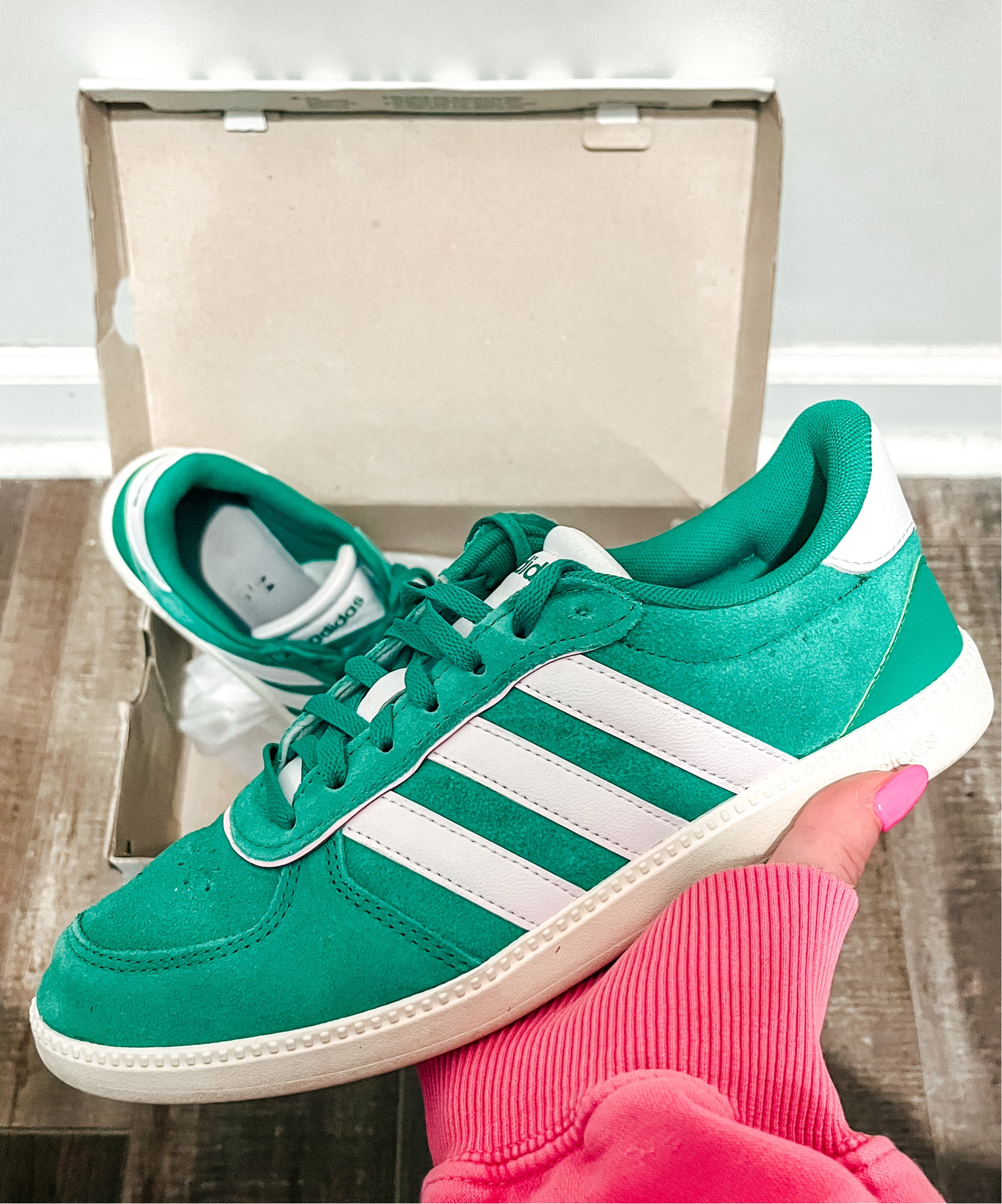 I’ve never loved a pair of shoes more. 😍  Adidas is my go-to sneaker always, and these certainly did not disappoint! 

Fit tts: 7.5 

#LTKSummerEdit #LTKShoeCrush #LTKFindsUnder100