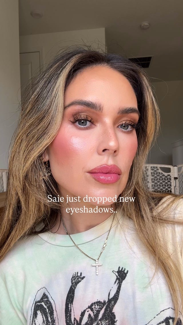 New eyeshadow from Saie! Mini review and Hazel sighting